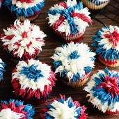 Red, White and Blue fireworks cupcakes