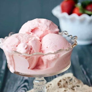 Creamy Strawberry Ice Cream Recipe