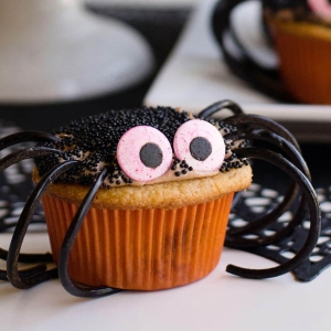 Chocolate and Caramel Spider Cupcakes - Halloween Baking Championship ep 1 preheat