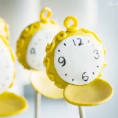 Pocket watch cake pops - Alice through the looking glass
