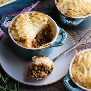 Traditional Shepherds Pie Recipe and Video Tutoral
