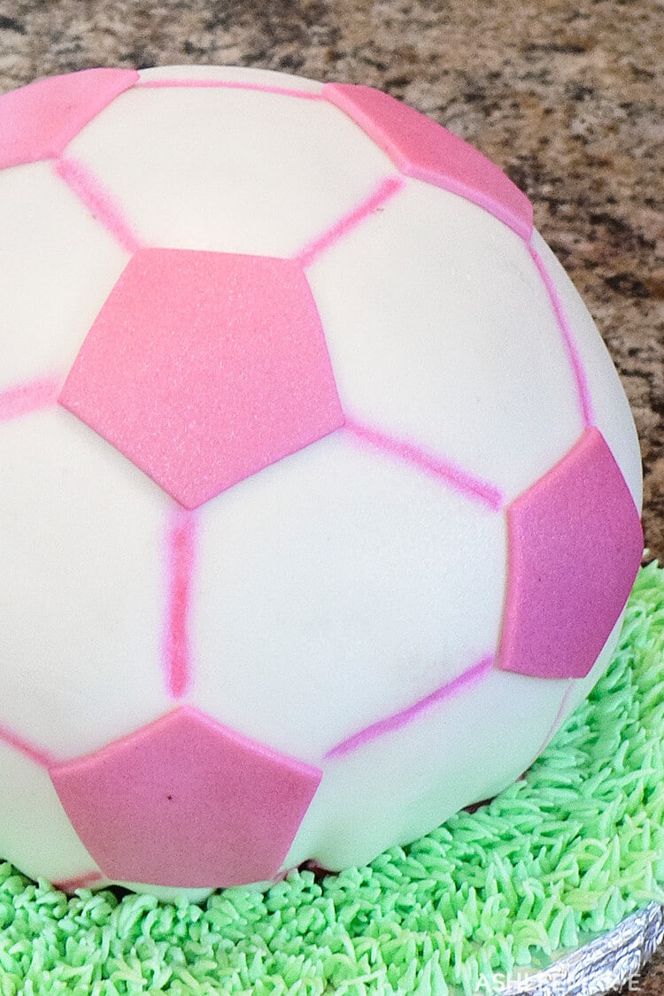 fondant soccer ball cake