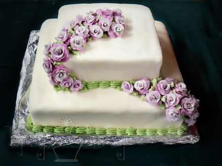 fondant roses cake