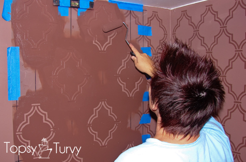 double-trellis-wall-stencil-painting