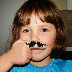 Knit Finger-stache tutorial