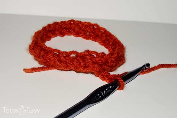 ch.sc-fingerless-mitten-crochet-pattern-row-1