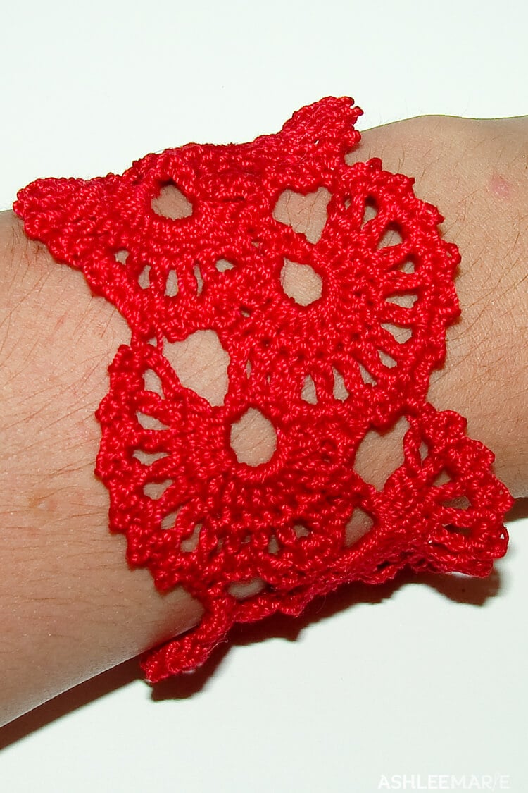 Queen Anne's Lace thread crochet pattern