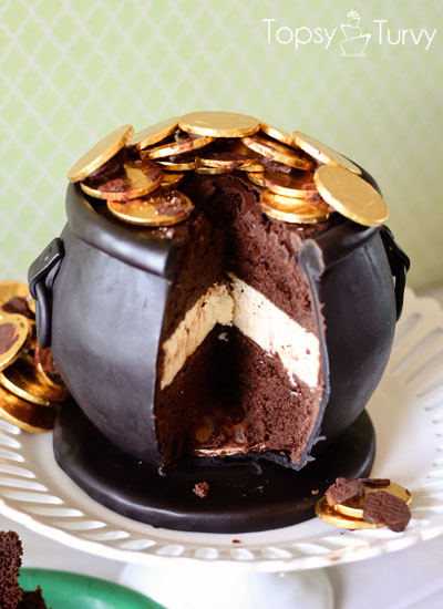 pot-of-gold-cake-inside-cheesecake