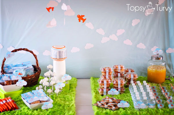 airplane-baby-shower-table