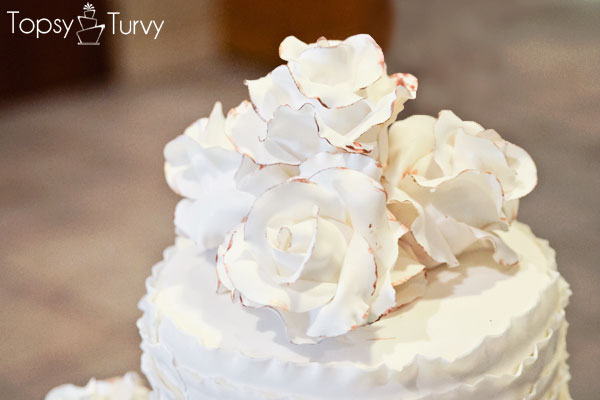 vintage-rose-ruffled-fondant-wedding-cake-top