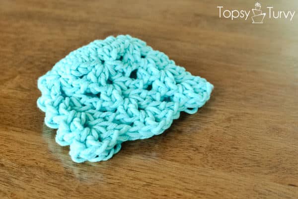 shell-crochet-baby-beanie-finished