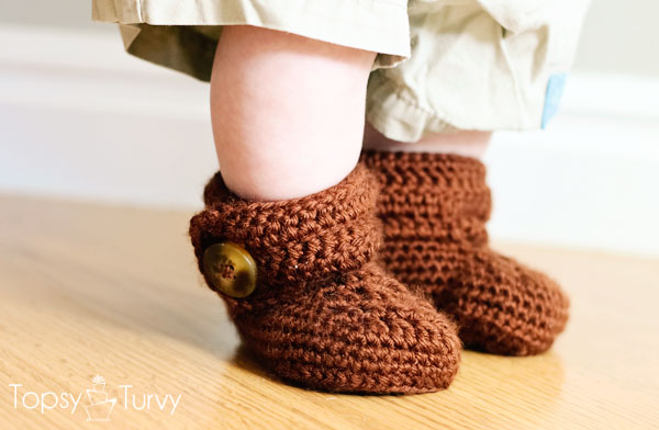 crochet-baby-wrap-button-boot-boys-finished