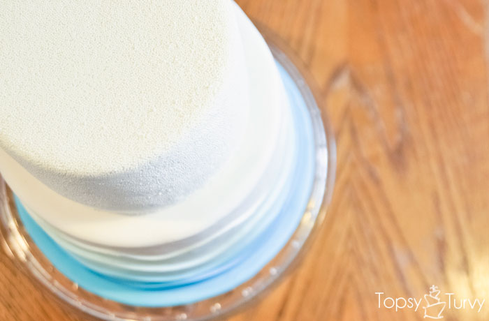 white-non-peril-fondant-waves-birthday-cake