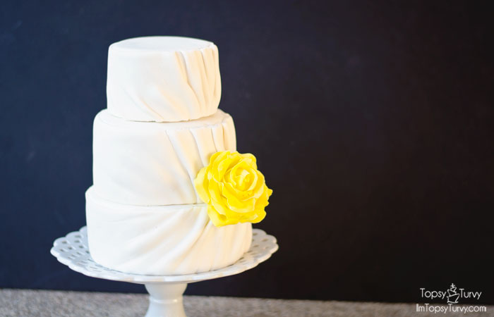 pleated-fondant-wedding-cake-tiers