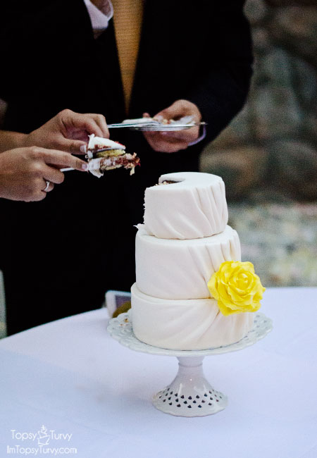 mini-pleated-fondant-wedding-cake
