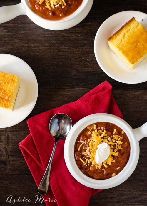 a quick and easy chili recipe, perfect for fall
