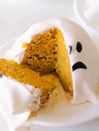 Mini Ghost Pumpkin Cakes