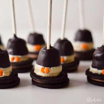 Pilgrim Hat Shaped Oreo Ball Pops