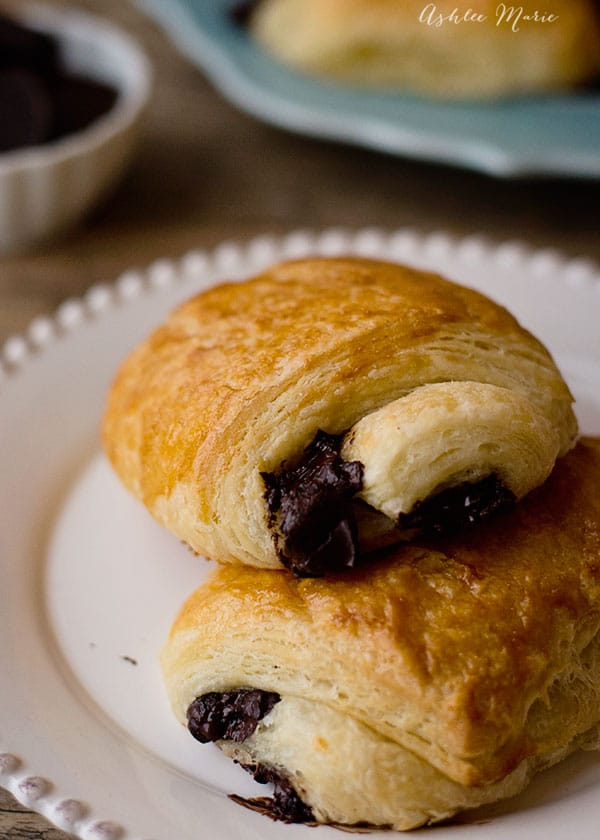 come get the recipe and a video tutorial to make your own pain au chocolate (or chocolate filled croissants)