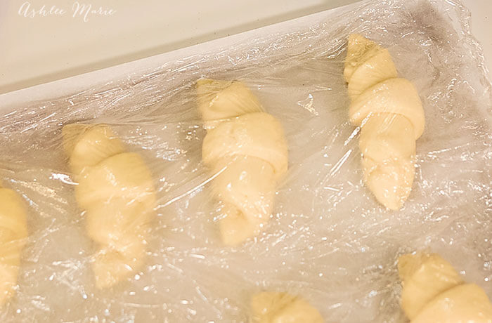 trick for covering dough so it doesn't stick while it rises