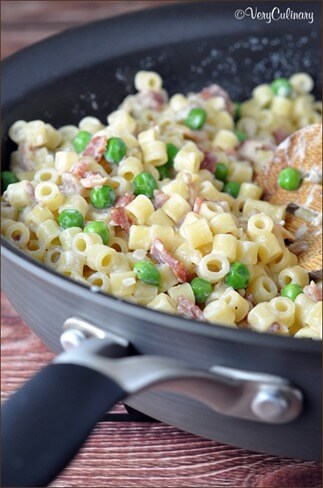 Creamy-Pasta-with-Bacon-and-Peas-vertical-blog-2