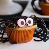 caramel chocolate spider cupcakes - snickers cupcakes