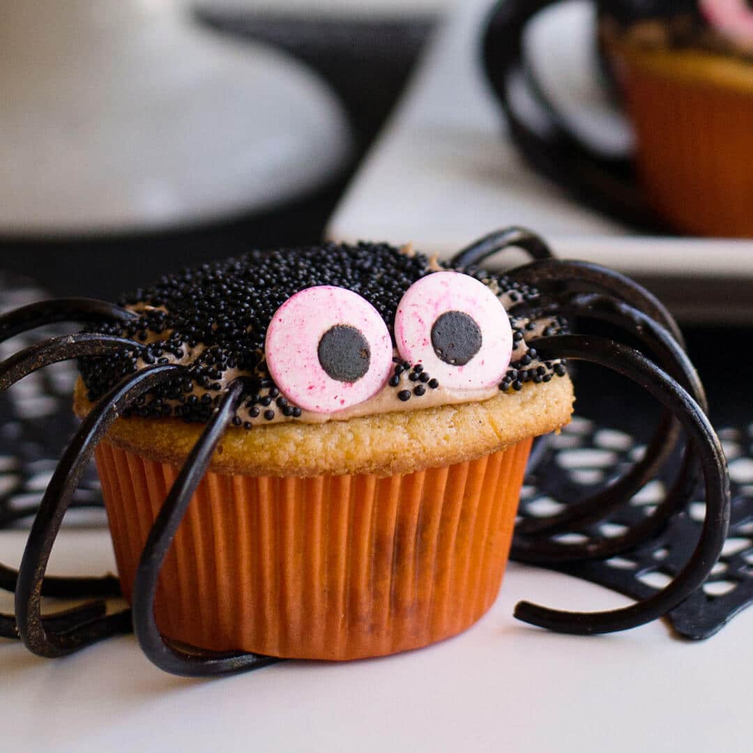 cute halloween spider cupcakes