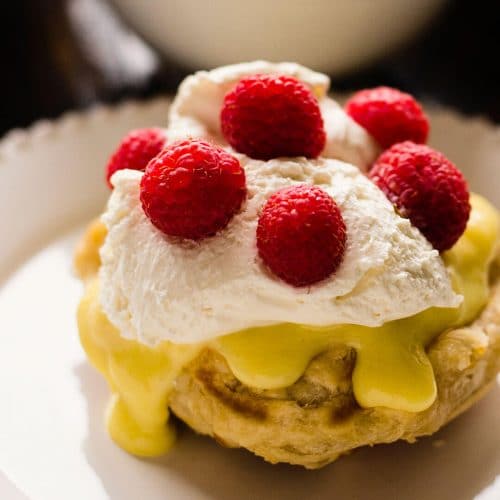 https://ashleemarie.com/wp-content/uploads/2015/12/lemon-curd-and-raspberry-liege-waffle-recipe-500x500.jpg