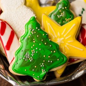 Perfect Christmas Sugar Cookies and Icing recipes and decorating tips – video tutorial