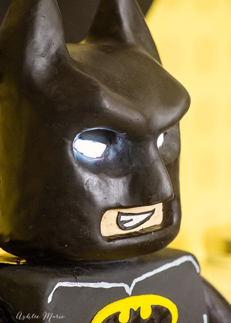 This standing Lego Batman cake includes GLOWING EYES! it's AMAZING - check it out - video tutorial
