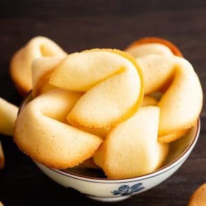 Homemade Fortune Cookie Recipe – Video Tutorial